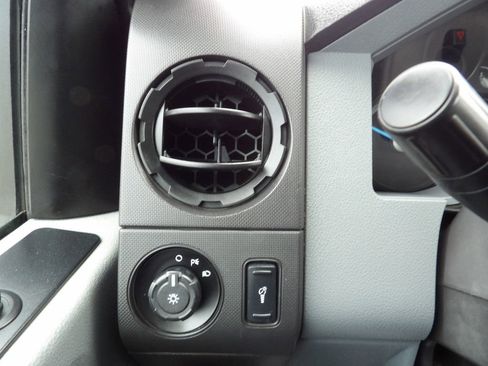 Used 2015 Ford F550 2WD Regular Cab Super Duty w/ Power Equipment Group image 19