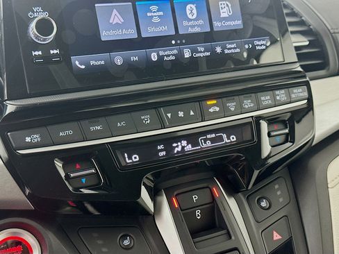 Used 2025 Honda Odyssey EX-L image 12