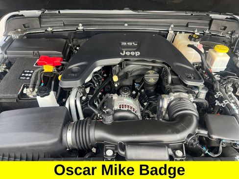 Used 2021 Jeep Gladiator Sport image 21