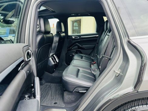 Used 2016 Porsche Cayenne image 7