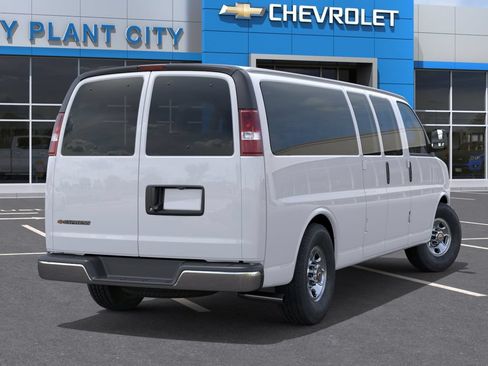 New 2025 Chevrolet Express 3500 LT w/ LT Preferred Equipment Group RWD image 4