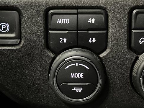 Used 2024 Chevrolet Silverado 1500 LT image 23