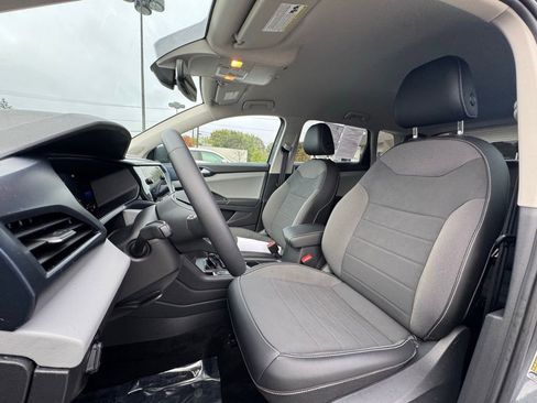 Used 2022 Volkswagen Taos SE image 19