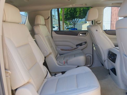 Used 2015 GMC Yukon XL Denali w/ Premium Package image 32