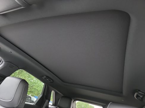 New 2026 Cadillac XT5 Sportv w/ LPO, Floor Liner Package AWD/4WD image 31