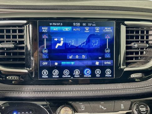Used 2017 Chrysler Pacifica Limited FWD image 24
