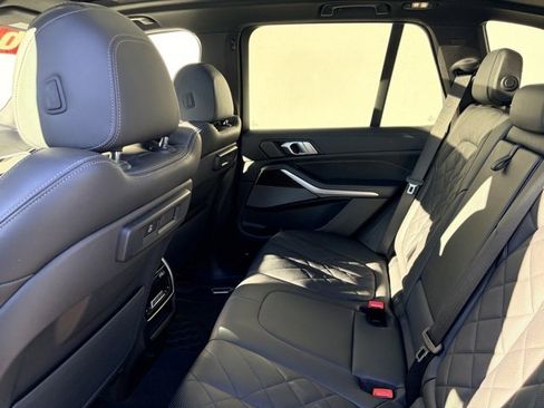 Used 2023 BMW X5 xDrive40i w/ Premium Package image 9