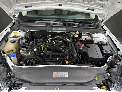 Used 2020 Ford Fusion SE image 9