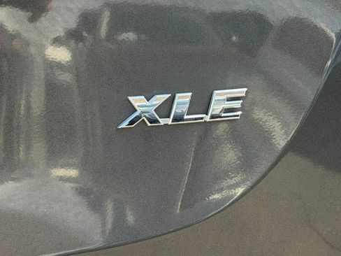 Used 2015 Toyota RAV4 XLE FWD image 15