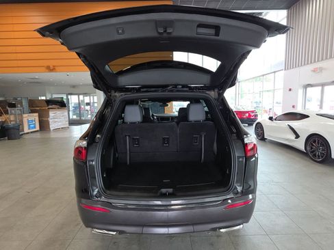 Used 2023 Buick Enclave Essence AWD/4WD image 29