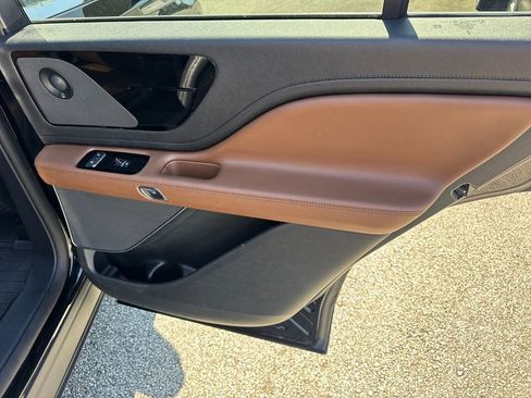 Used 2020 Lincoln Aviator Reserve w/ Elements Package Plus RWD image 16