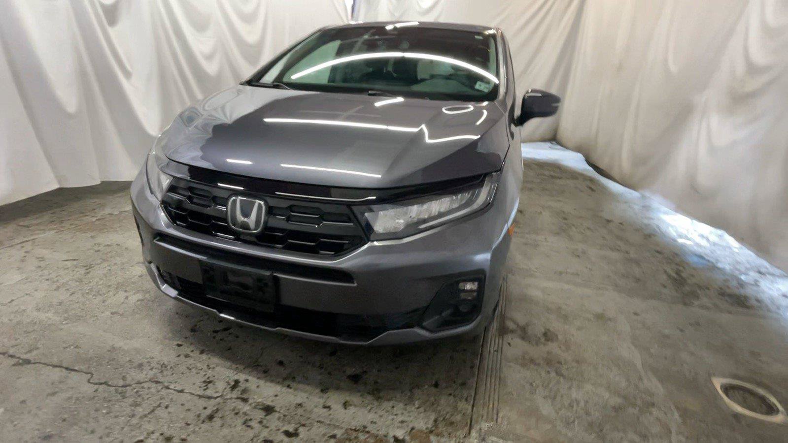 Certified 2025 Honda Odyssey Touring image 14