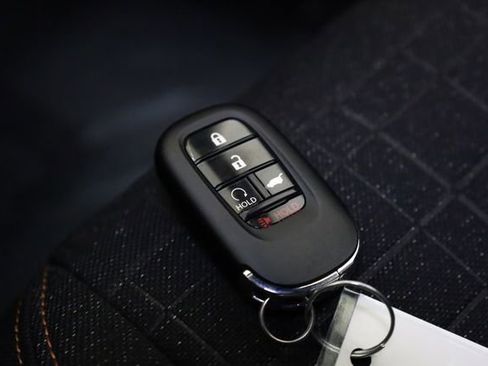 Used 2025 Honda HR-V Sport image 26