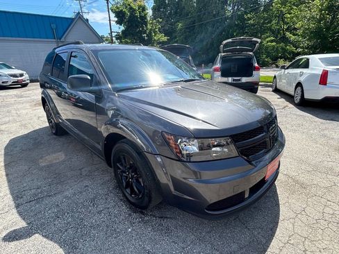 Used 2020 Dodge Journey SE w/ Blacktop Package FWD image 16