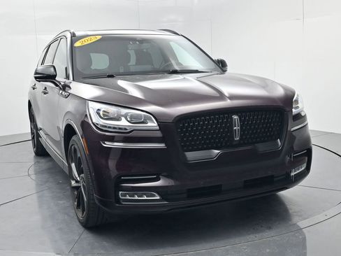 Used 2023 Lincoln Aviator Black Label w/ Jet Package image 2