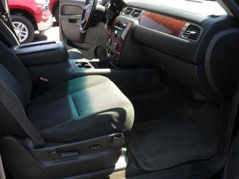 Used 2013 Chevrolet Suburban LS AWD/4WD image 23