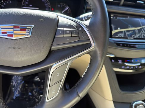 Used 2019 Cadillac XT5 Luxury image 35