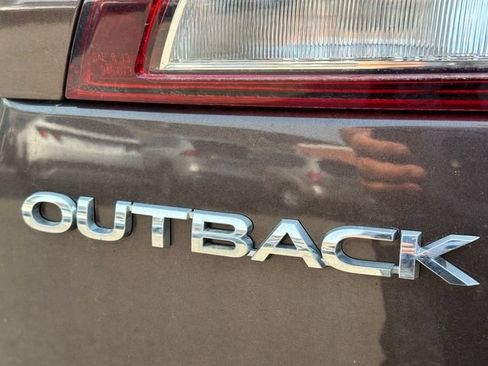 Used 2019 Subaru Outback 2.5i Limited w/ Popular Package #2 AWD/4WD image 12