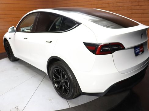 Used 2023 Tesla Model Y Long Range image 6