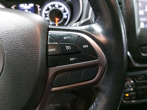 Used 2021 Jeep Cherokee Latitude Lux image 19