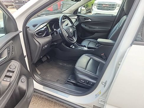 Certified 2020 Buick Encore GX Essence FWD image 12
