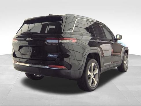 Used 2023 Jeep Grand Cherokee Limited AWD/4WD image 7