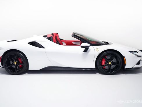 Used 2025 Ferrari SF90 Spider AWD/4WD image 4