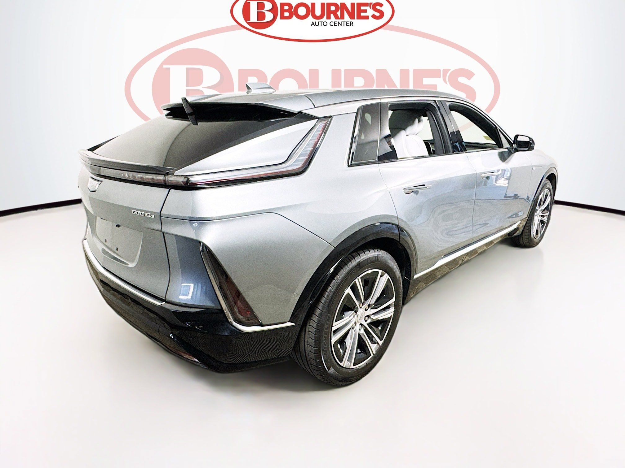 Used 2024 Cadillac Lyriq Luxury w/ LPO, Floor Liner Package AWD/4WD image 11