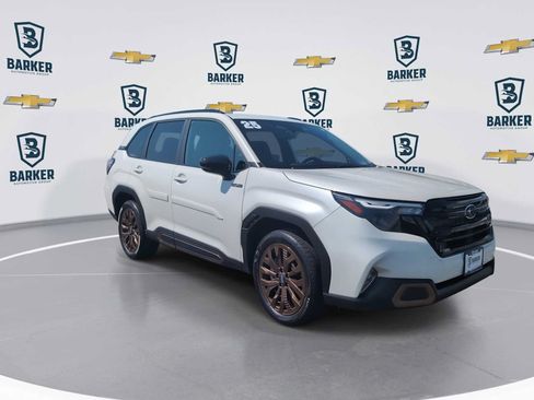 Used 2025 Subaru Forester Sport AWD/4WD image 2