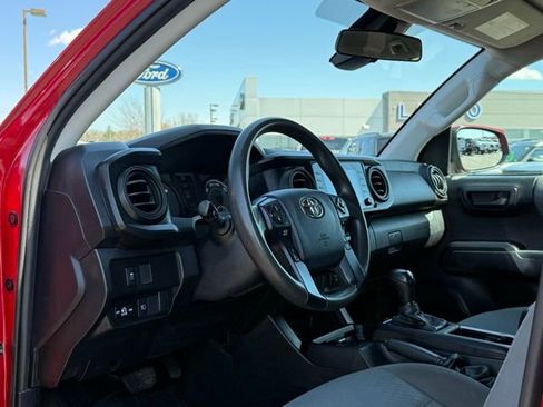 Used 2020 Toyota Tacoma SR image 11