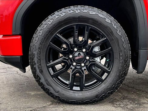 Used 2025 GMC Sierra 1500 Elevation w/ X31 Off-Road Package image 9