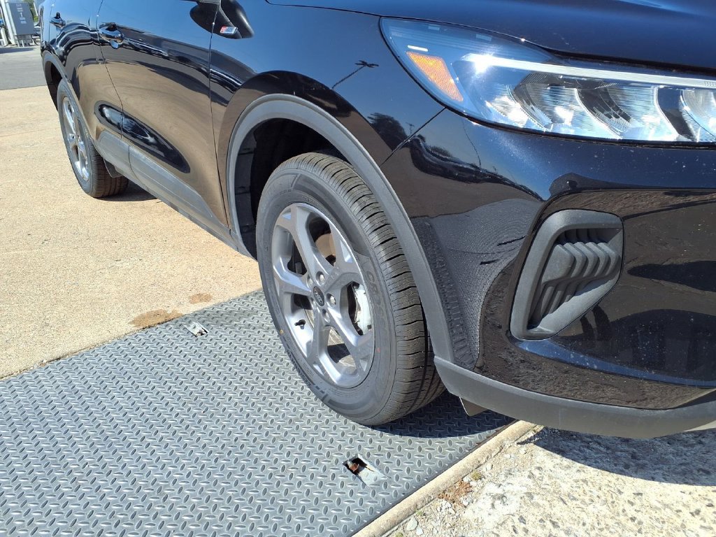 Used 2025 Ford Escape ST-Line AWD/4WD image 18