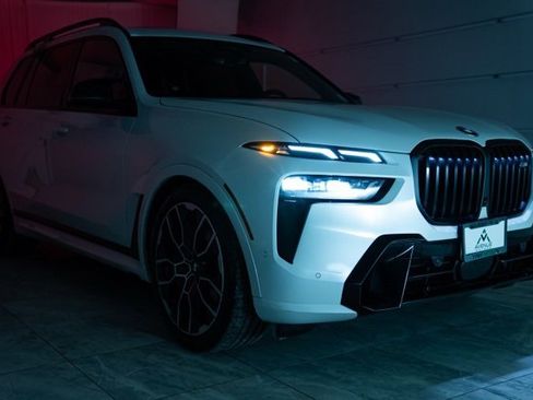 Used 2026 BMW X7 M60i image 36
