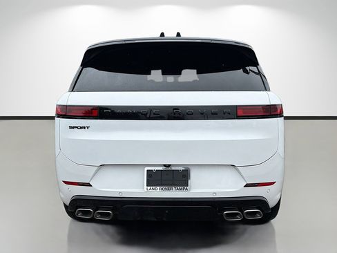 Used 2025 Land Rover Range Rover Sport Dynamic SE image 4