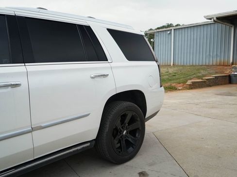 Used 2019 Cadillac Escalade Platinum image 15