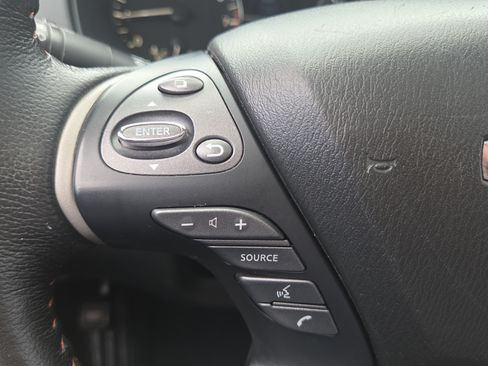 Used 2020 Nissan Pathfinder SL AWD/4WD image 27