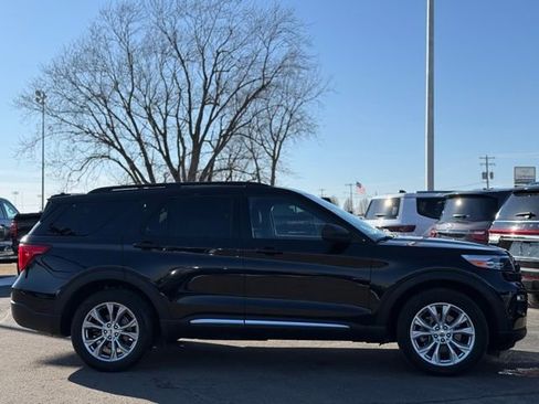 Certified 2020 Ford Explorer XLT w/ Equipment Group 202A image 39