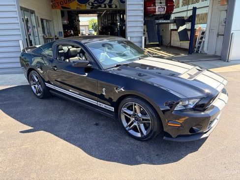 Used 2011 Ford Mustang Shelby GT500 RWD image 2