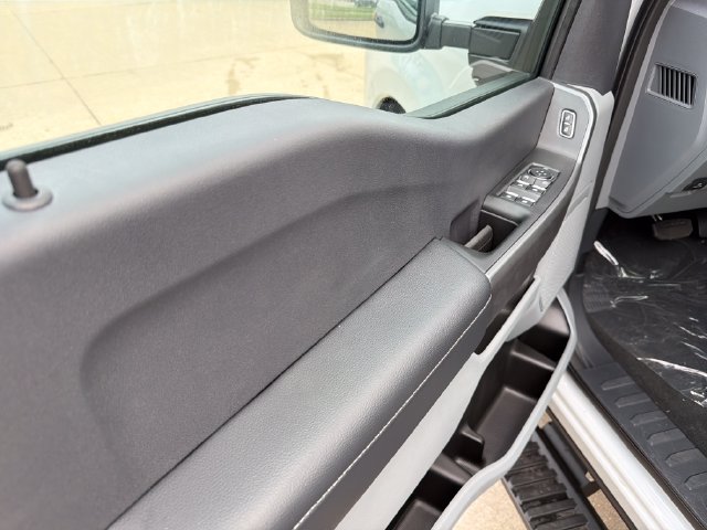 New 2026 Ford F250 XL w/ STX Appearance Package AWD/4WD image 15