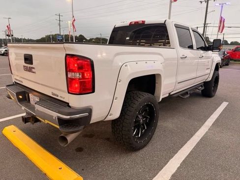 Used 2018 GMC Sierra 2500 SLT w/ Duramax Plus Package AWD/4WD image 5