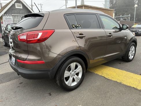 Used 2013 Kia Sportage LX w/ Convenience Pkg image 2