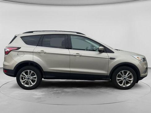 Used 2017 Ford Escape SE w/ SE Leather Comfort Package AWD/4WD image 11