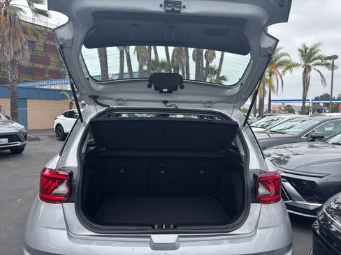 Used 2025 Hyundai Venue SEL FWD image 31