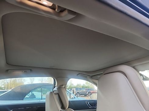 Used 2017 Lincoln Continental Reserve w/ Climate Package AWD/4WD image 11