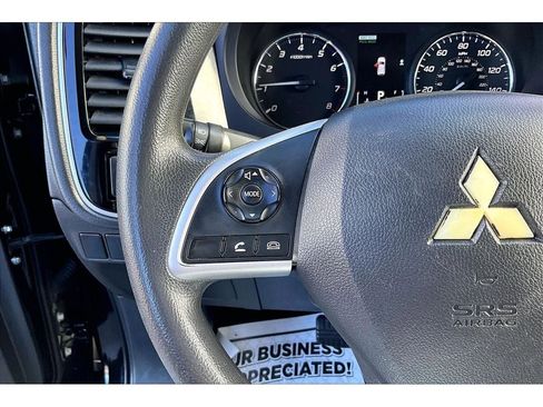 Used 2020 Mitsubishi Outlander ES image 21