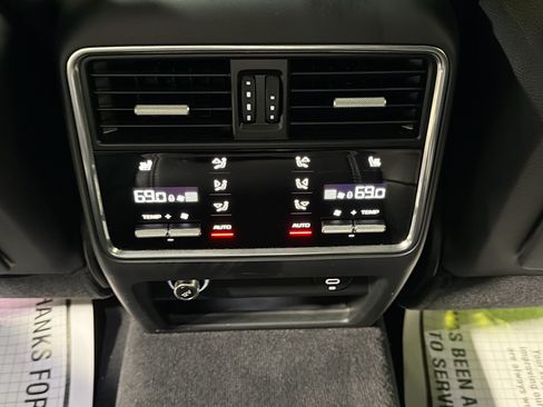 Certified 2023 Porsche Cayenne Turbo S AWD/4WD image 20