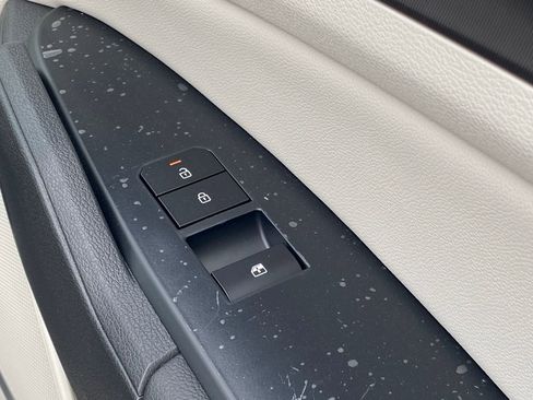 New 2026 Kia Sportage EX image 25