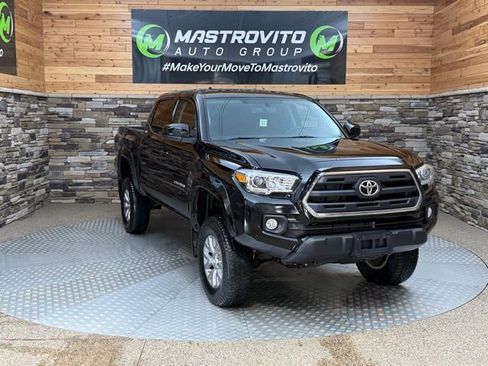Used 2016 Toyota Tacoma SR5 w/ SR5 Appearance Package (SN) AWD/4WD image 2