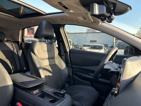 Used 2023 Nissan Ariya FWD image 44