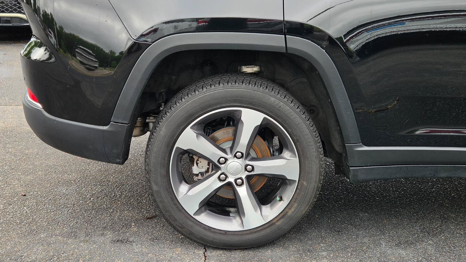 Used 2025 Jeep Grand Cherokee Limited w/ Luxury Tech Group II RWD image 17